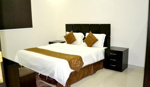 Deluxe Room (2 Adults + 1 Child)