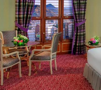 Club Room with One King Bed