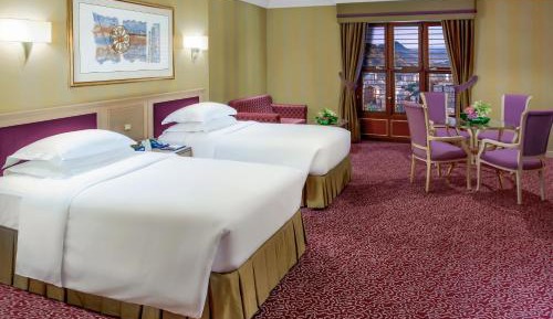 Club Room with Two Twin Beds