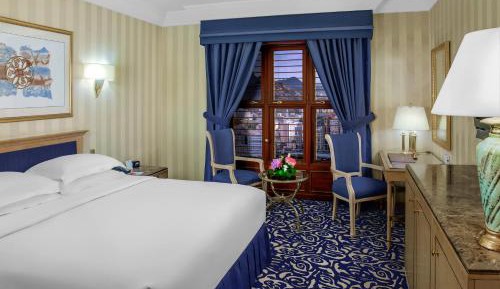 Guest Room with One King Bed