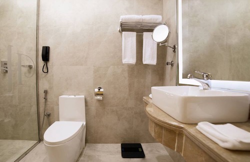 Al Faisaliyah Hotel | Hujra Hotel Tahlia Jeddah