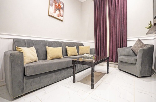 Sari Street Hotel | OYO 649 Al Thuraya Palace Apartments