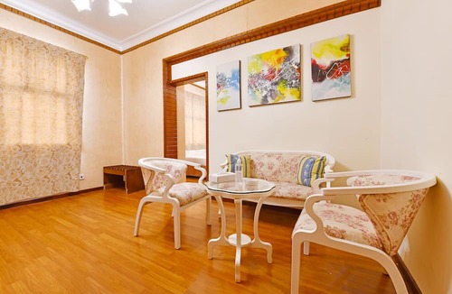 Manama Hotel | OYO 125 Moon Plaza Hotel