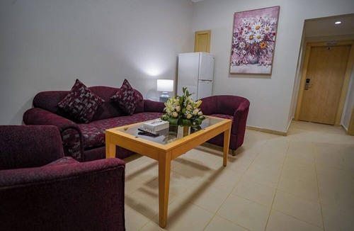 Al Aziziyah Hotel | EMMAR AL NOOR