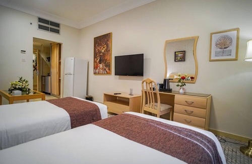 Al Aziziyah Hotel | EMMAR AL NOOR