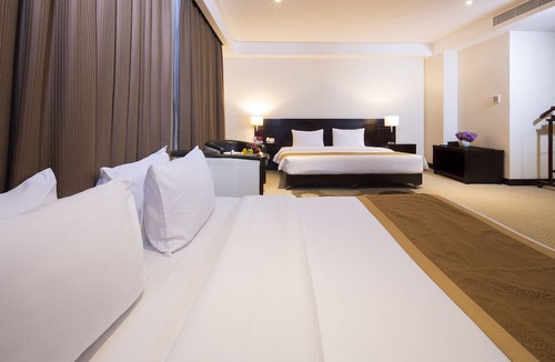 Al Hoora Hotel | Monroe Hotel & Suites