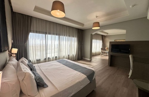 Ash Shati Hotel | loren serviced Apartment Corniche