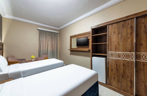 60th Street Hotel | Razana Al Hafayyer