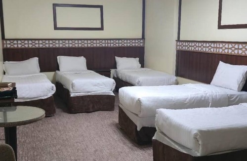 Mecca Hotel | Olyaan Silver