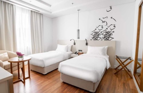 Hera Street Hotel | Landmark Hotel & Suites