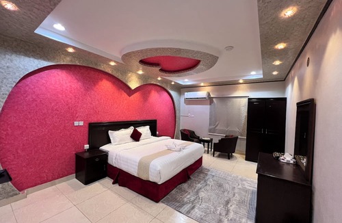 Medina Condo | elegant room