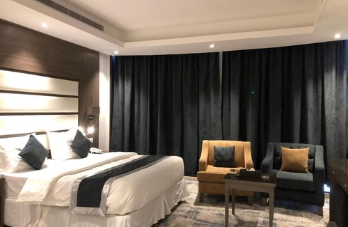 Al-Hamra'a Hotel | Asal Al Rimal Hotel For Hotel Service