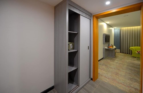 Mizail Hotel | Pine Inn