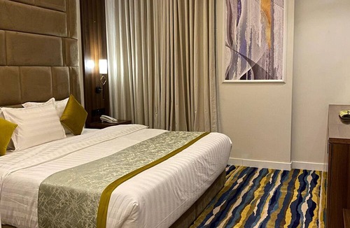 Medina Hotel | Diamond Corners Circular Hotel