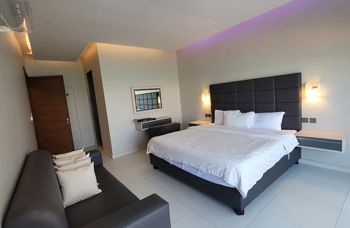 Durrat Al-Arous Ski Chalet | Durrat Al-Arous Villa in Moon Beach