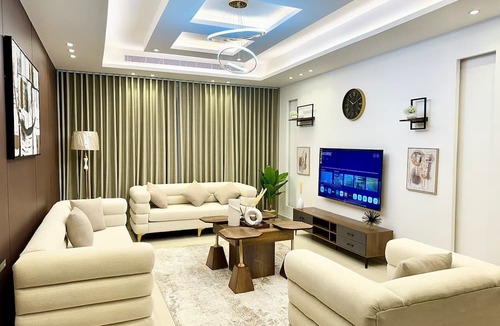 Mecca Apartment | 4 Bedroom Luxury Apartment Near Haram With Full Kitchen and Large Living Room