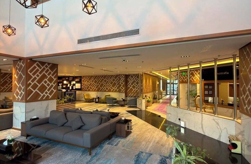 Al Bawadi Hotel | White Diamond Hotel Sari