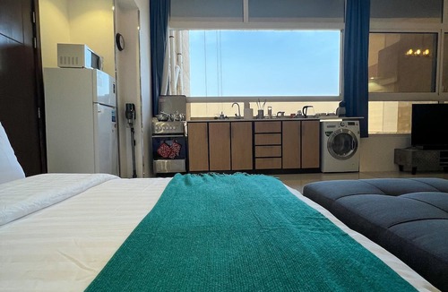 Ash Shati Apartment | Premium Studio Sea View استديو فاخر بإطلالة جزئية