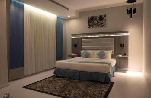 Sari Street Hotel | Manazeli Al Corniche Hotel