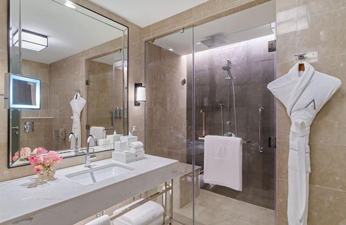 Mecca House | A journey of a lifetime! Experience luxury and comfort at Address Jabal Omar.