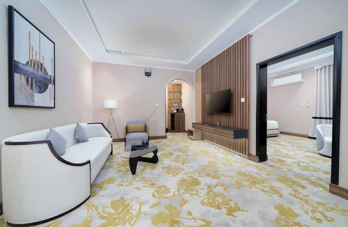 Tabuk Hotel | Larichy Hotel