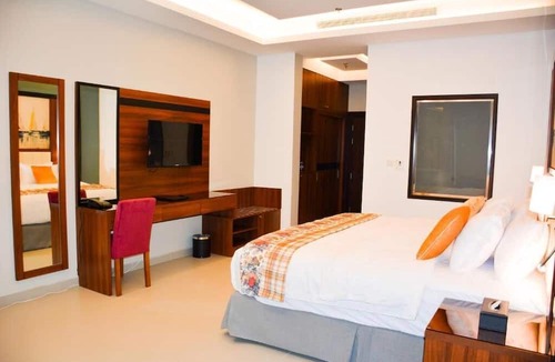 Al Faisaliyah Hotel | Parktown