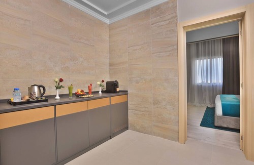 Al Faisaliyah Hotel | Hujra Hotel Tahlia Jeddah