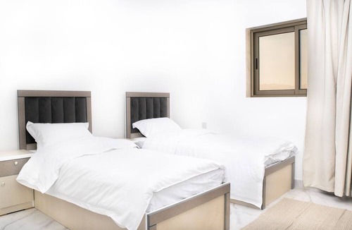 Medina Apartment | Modern Family Apt near Al-Masjid