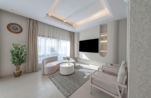 King Abdul Aziz Road Villa | Mabat Jasmin Greek Villa 4BR 583 Villa10