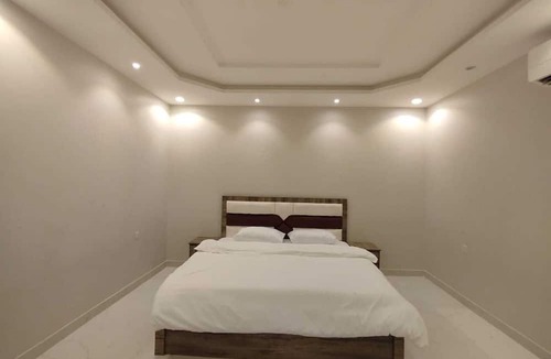 As Salamah Apartment | Al Salam Apartments Bedroom j-13
