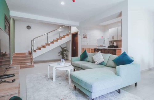 King Abdul Aziz Road Apartment | Mabaat - White Pearl Al Basatin - 600