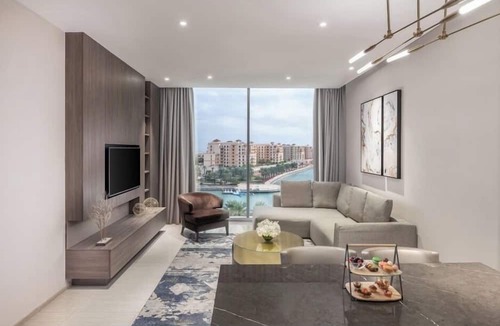 Bay La Sun Apartment | Views Hotel & Residences