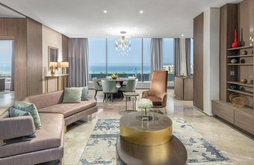 Bay La Sun Apartment | Views Hotel & Residences