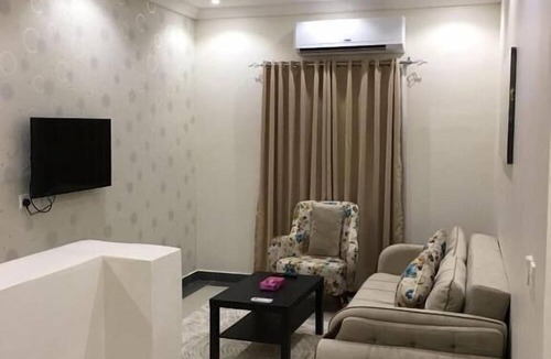 Hera Street Apartment | Dior inn apartments