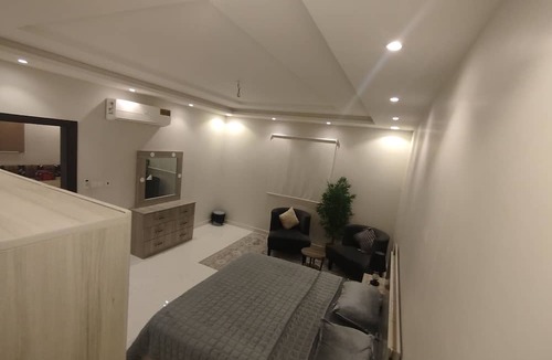 Ali Salamah Apartment | Perfect 2-bedroom apartment with AC in charming Jeddah