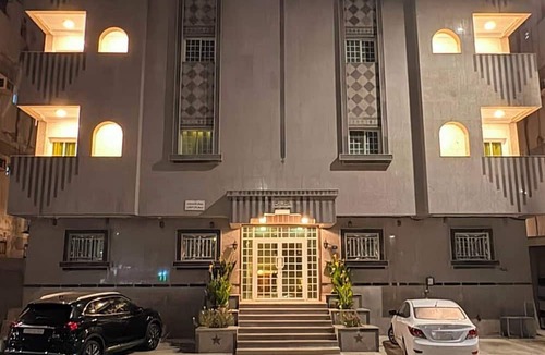 Al Faisaliyah Apartment | 2-bedroom apartment in fabulous city centre Jeddah with secured gates.