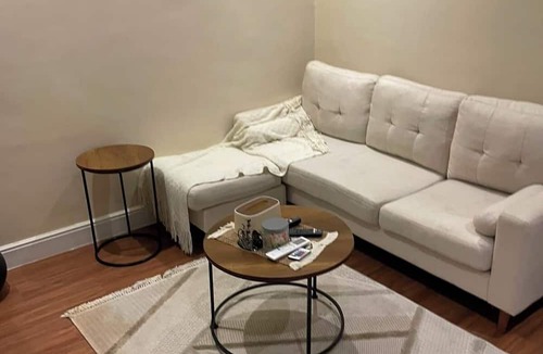 Al Faisaliyah Apartment | 2-bedroom apartment in fabulous city centre Jeddah with secured gates.
