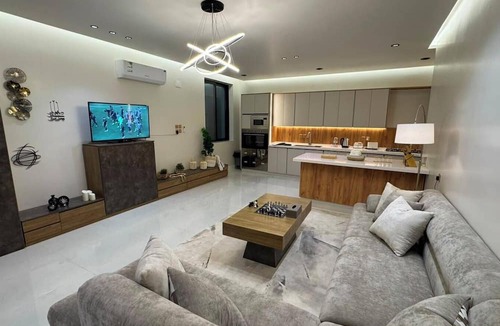 Al Bahah Ski Chalet | حياة ريفية في وسط مدينة الباحة، شاليه فيلا دورين بتأثيث فندقي فاخر وجلسة خارجية