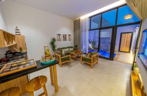 Dhahban Ski Chalet | skyline chalet
