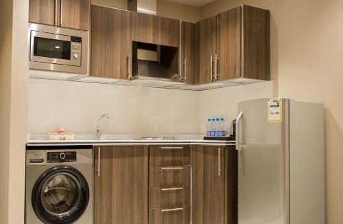 King Abdul Aziz Road Apartment | ألاجنحة المخملية للشقق المخدومة- النهضة