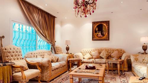 Riyadh Villa | دوركافد KAVD Two-Bedroom Floorغرفتين و صالتين المحمديه شمال الرياض next to Boulevardمدخل خاص وذاتي