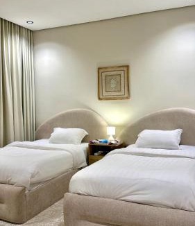 Al Khobar Apartment | 2BR sea view75TV Self Check in Cinem