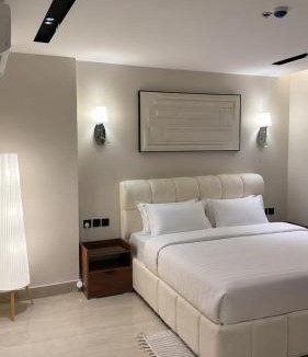 Al Khobar Apartment | شقة فاخرة بثلاث غرف نوم وصالة