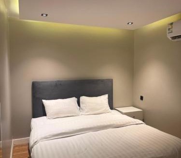 Al Izdihar Apartment | غرفة وصاله فندقيه فاخره