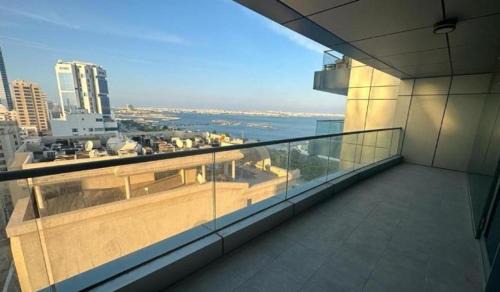 Awali Apartment | Modern 1-Bedroom Apartment with Stunning City & Sea Views at Era Tower