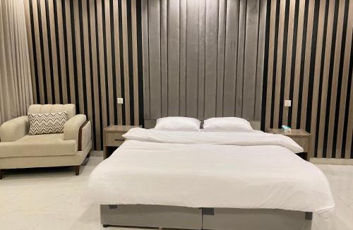 Al Kura Apartment | شقة راقية بغرفة نوم ودورة مياه في حي الحمدانية j9