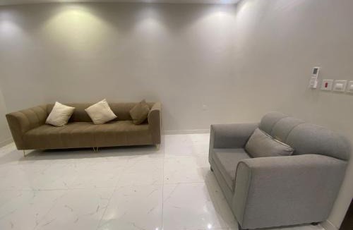 Al Kura Apartment | شقة راقية بغرفة نوم ودورة مياه في حي الحمدانية j9