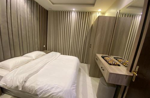 Al Kura Apartment | شقة فاخرة غرفتين ودورة مياه في حي الحمدانية j10