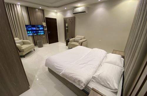 Al Kura Apartment | شقة راقية بغرفة نوم ودورة مياه في حي الحمدانية j8