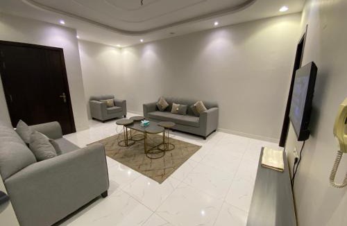 Al Kura Apartment | شقة مميزة بثلاث غرف نوم وحمامين وصالة ومطبخ في الحمدانية j6